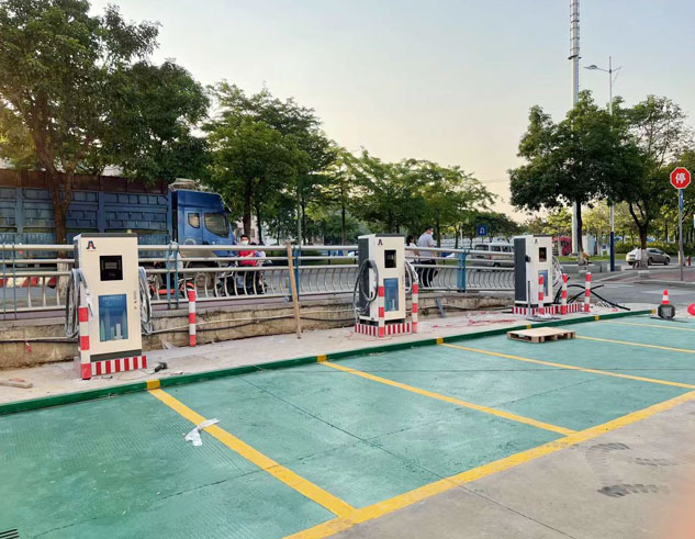 120kw充電樁(圖3) 120kw充電樁(圖3)